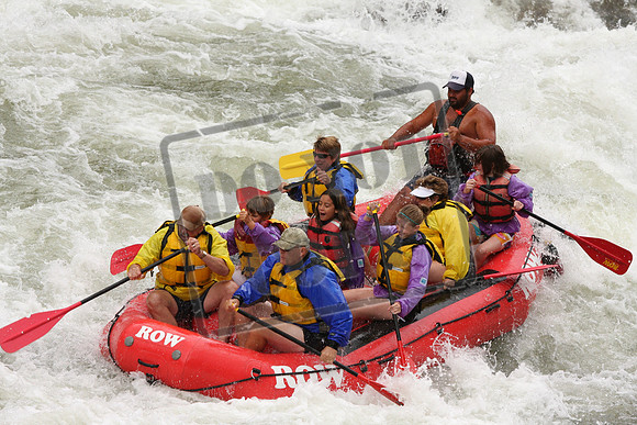 916